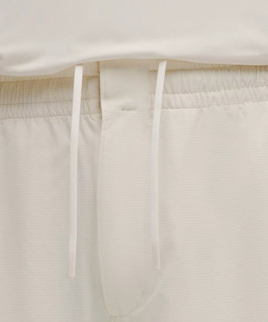 Zero Tucks Relaxed-Fit Short 8"
