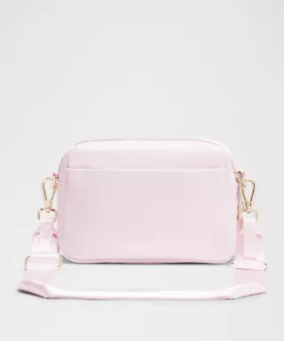 Everywhere Crossbody Bag 2L Metal Hardware