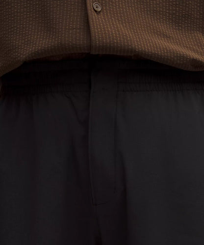 Zero Tucks Relaxed-Fit Short 8"