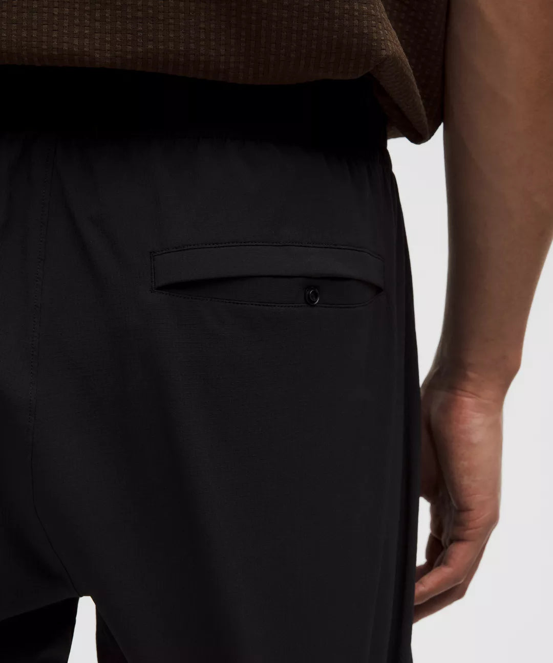 Zero Tucks Relaxed-Fit Short 8"