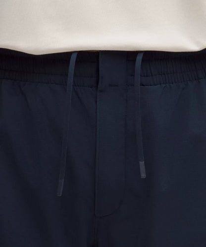 Zero Tucks Relaxed-Fit Short 8"