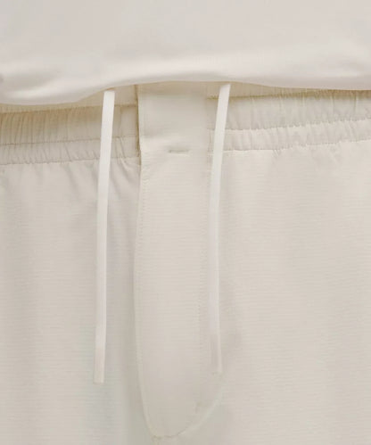 Zero Tucks Relaxed-Fit Short 8"