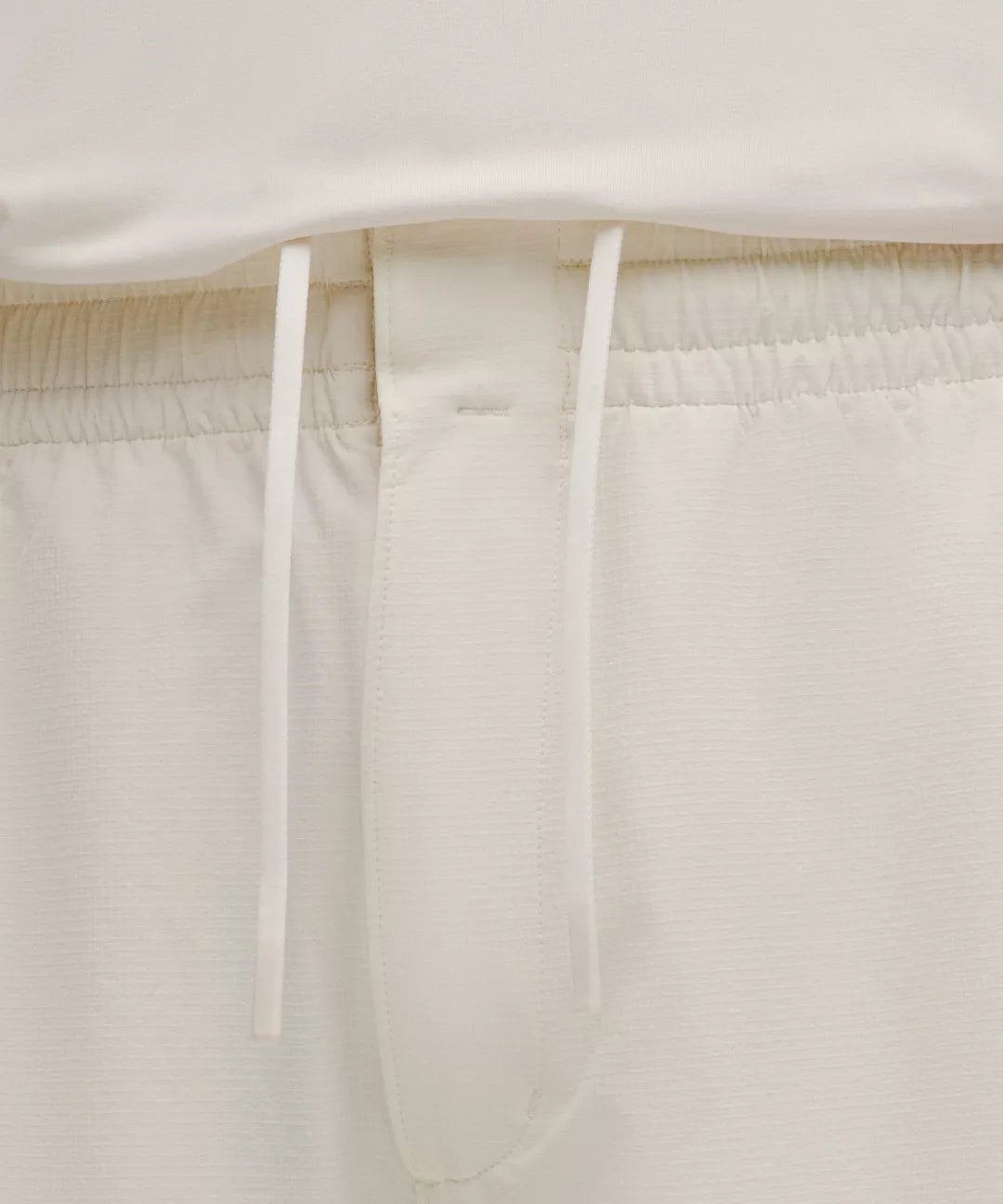 Zero Tucks Relaxed-Fit Short 8"