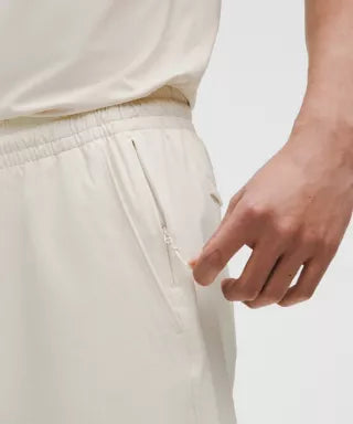 Zero Tucks Relaxed-Fit Short 8"