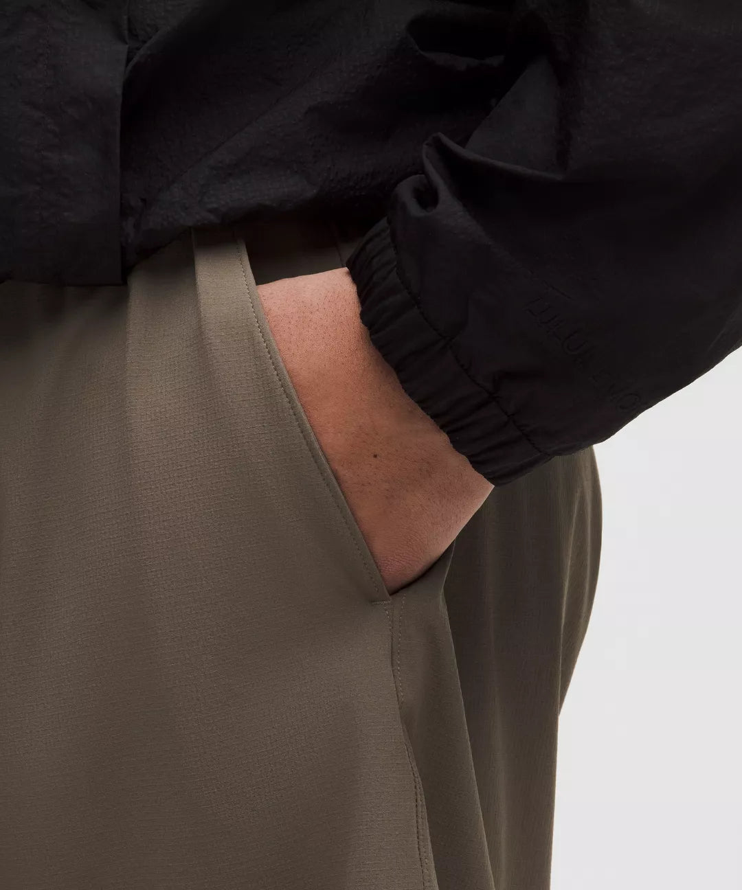 Zero Tucks Relaxed-Fit Short 8"