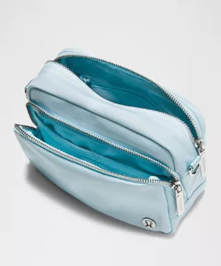Everywhere Crossbody Bag 2L Metal Hardware