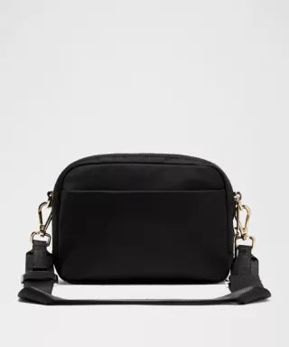 Everywhere Crossbody Bag 2L Metal Hardware