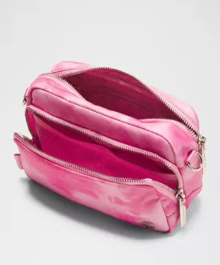 Everywhere Crossbody Bag 2L Metal Hardware
