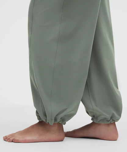 A person wearing a groove pant