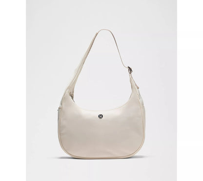 City Essentials Shoulder Bag 4L