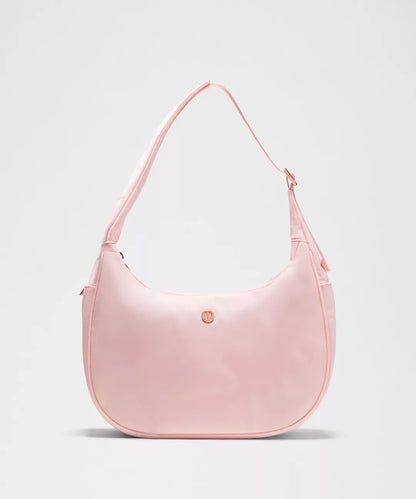 City Essentials Shoulder Bag 4L