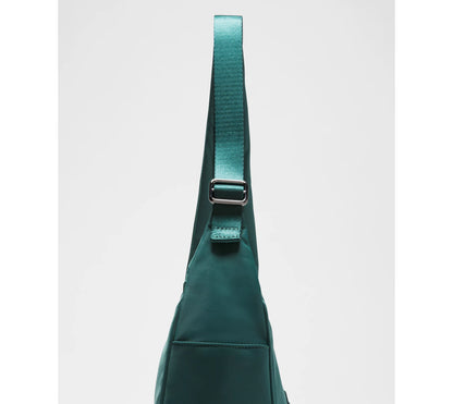 City Essentials Shoulder Bag 4L